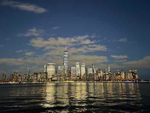 Manhattan-skyline-at-night